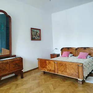  Apartment Place