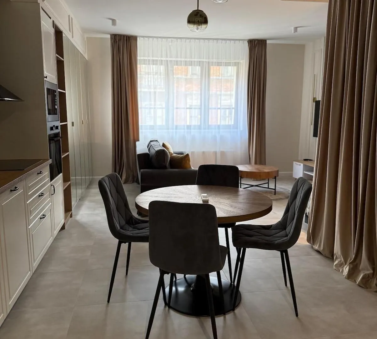 Househost Apartment Smolensk Elegant Studio Ac Lift Security Krakow