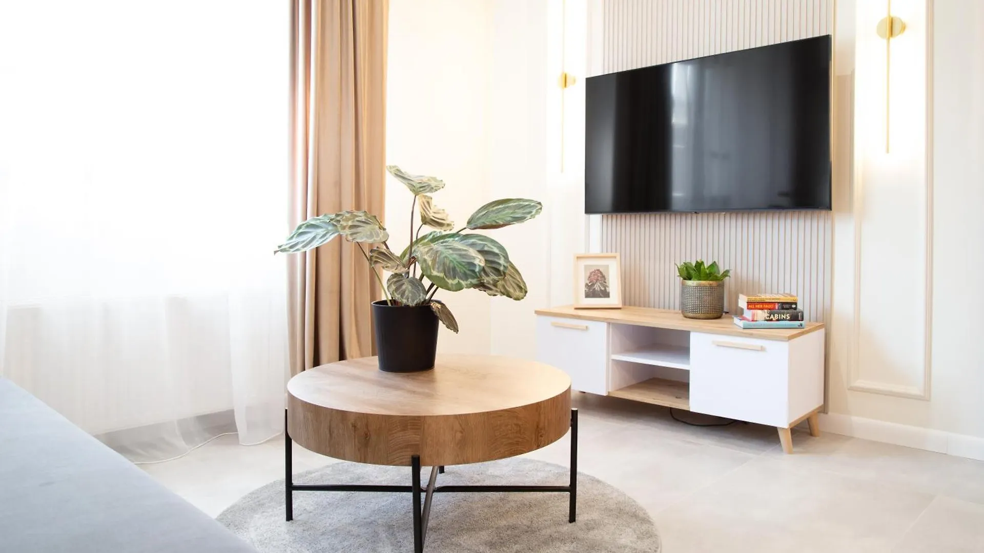 Househost Apartment Smolensk Elegant Studio Ac Lift Security Krakow