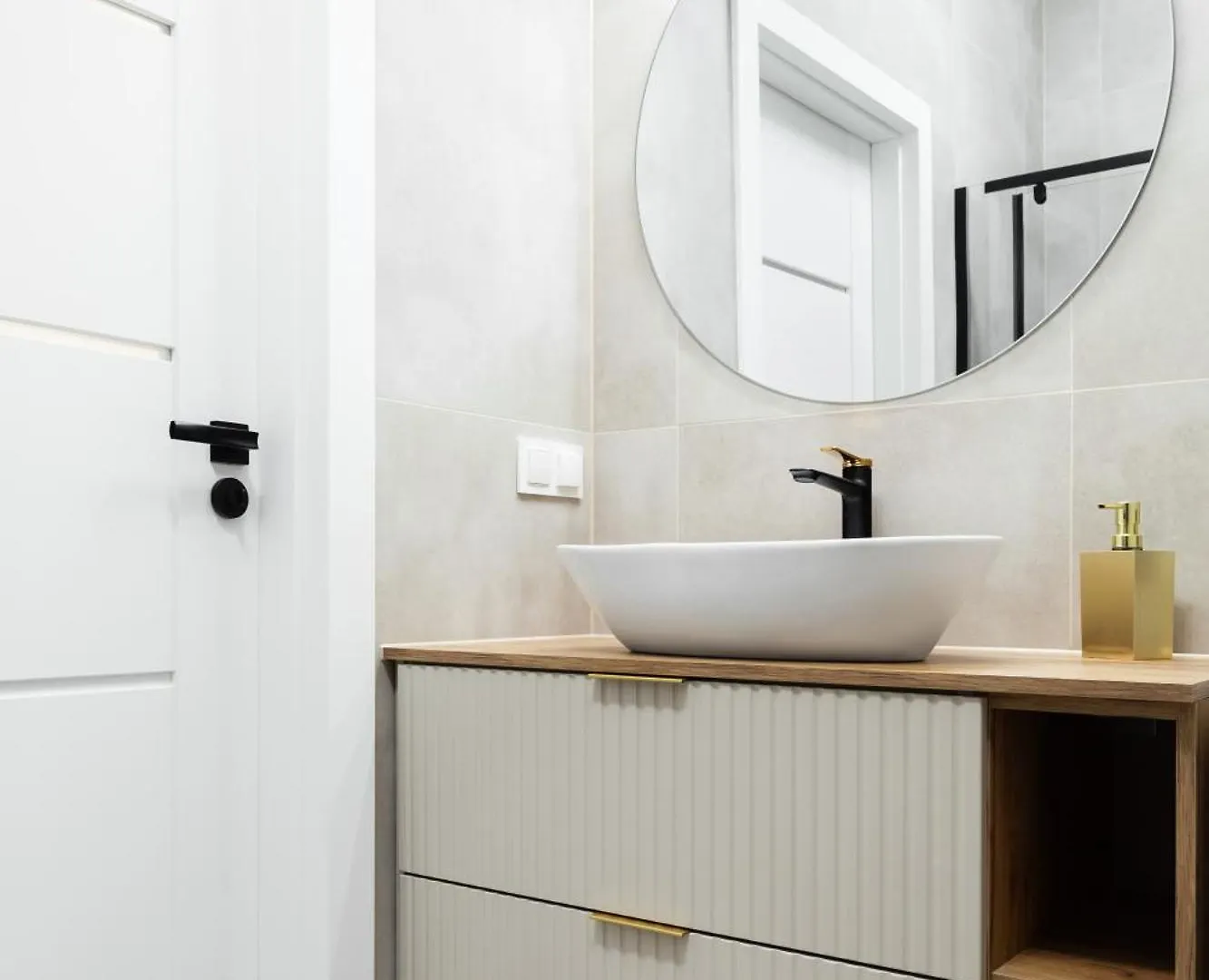 Househost Apartment Smolensk Elegant Studio Ac Lift Security Krakow Poland