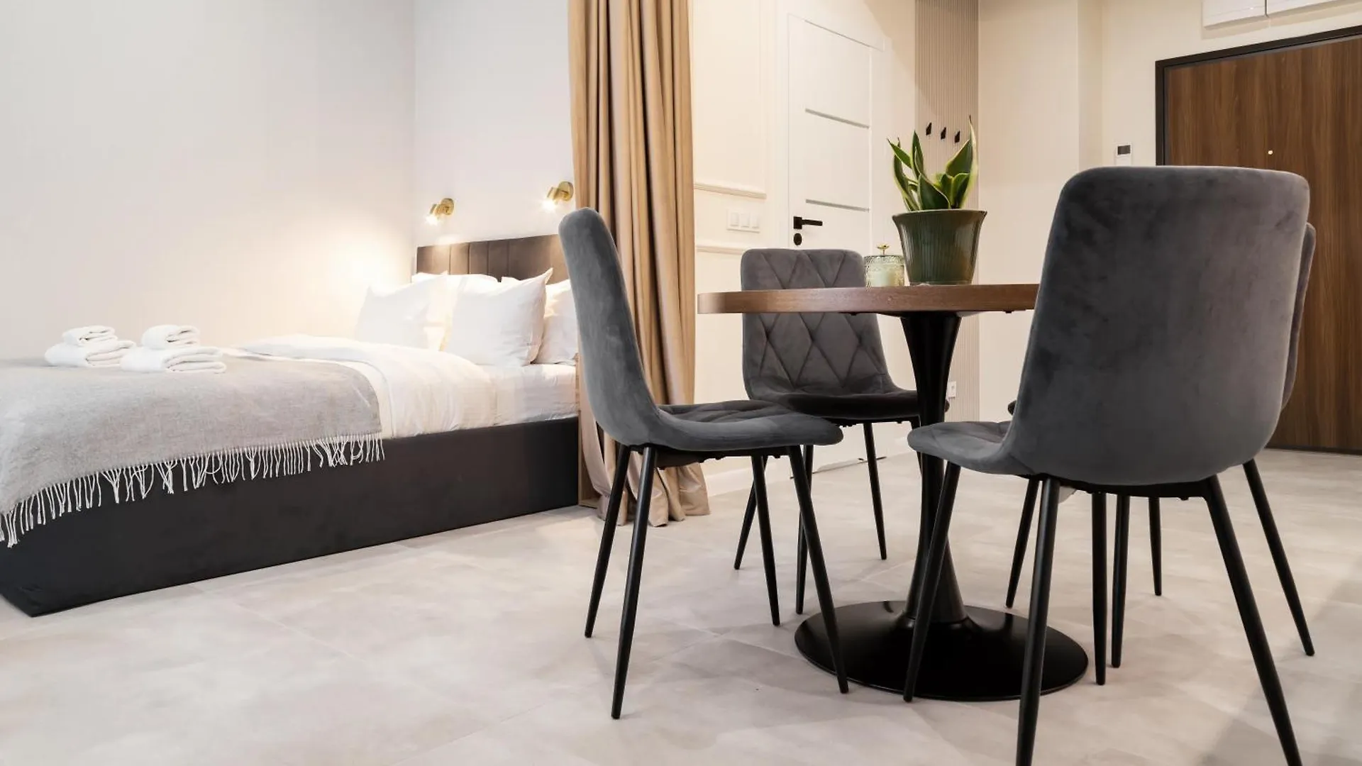 Househost Apartment Smolensk Elegant Studio Ac Lift Security Krakow 0*,  Poland