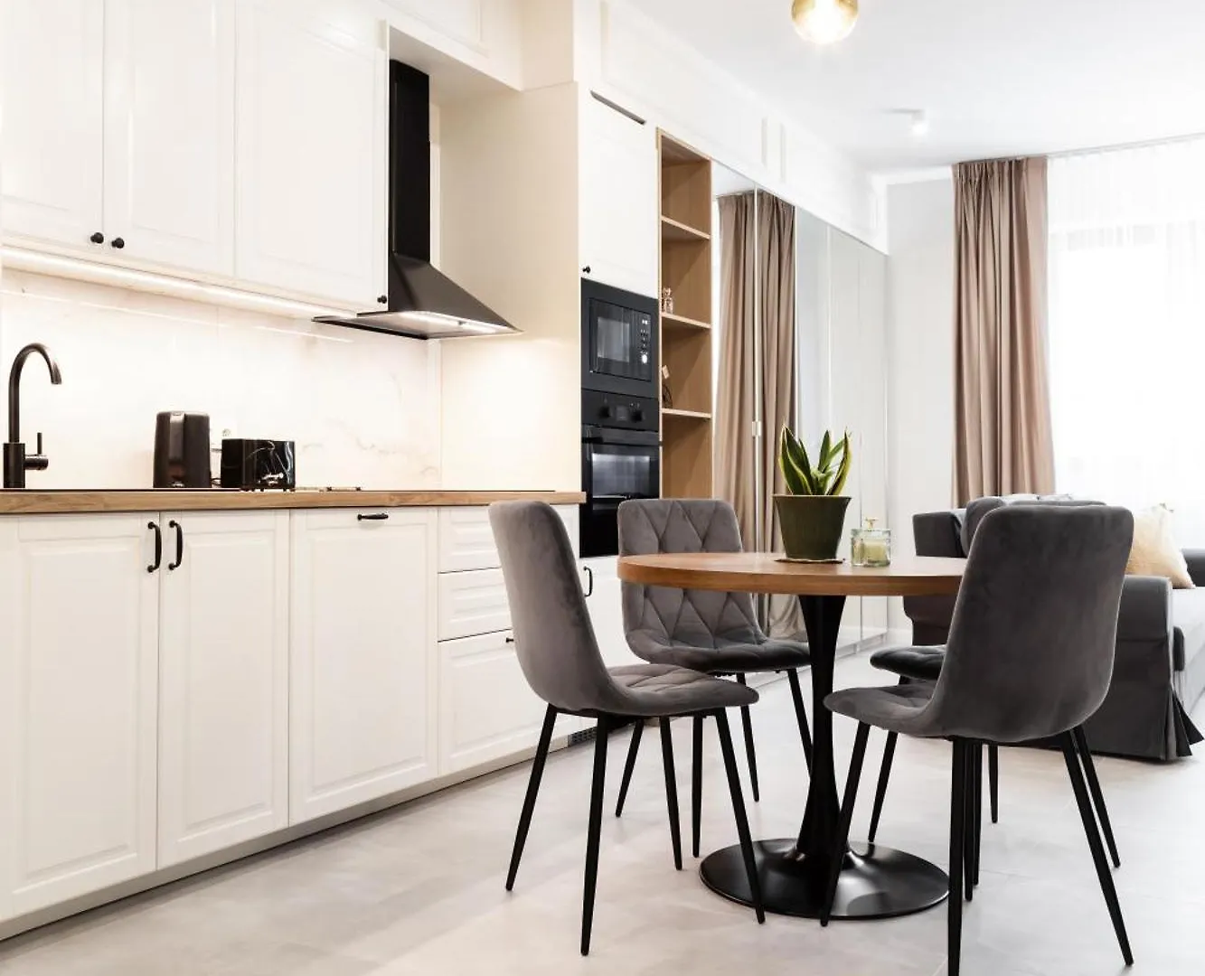 Househost Apartment Smolensk Elegant Studio Ac Lift Security 크라쿠프